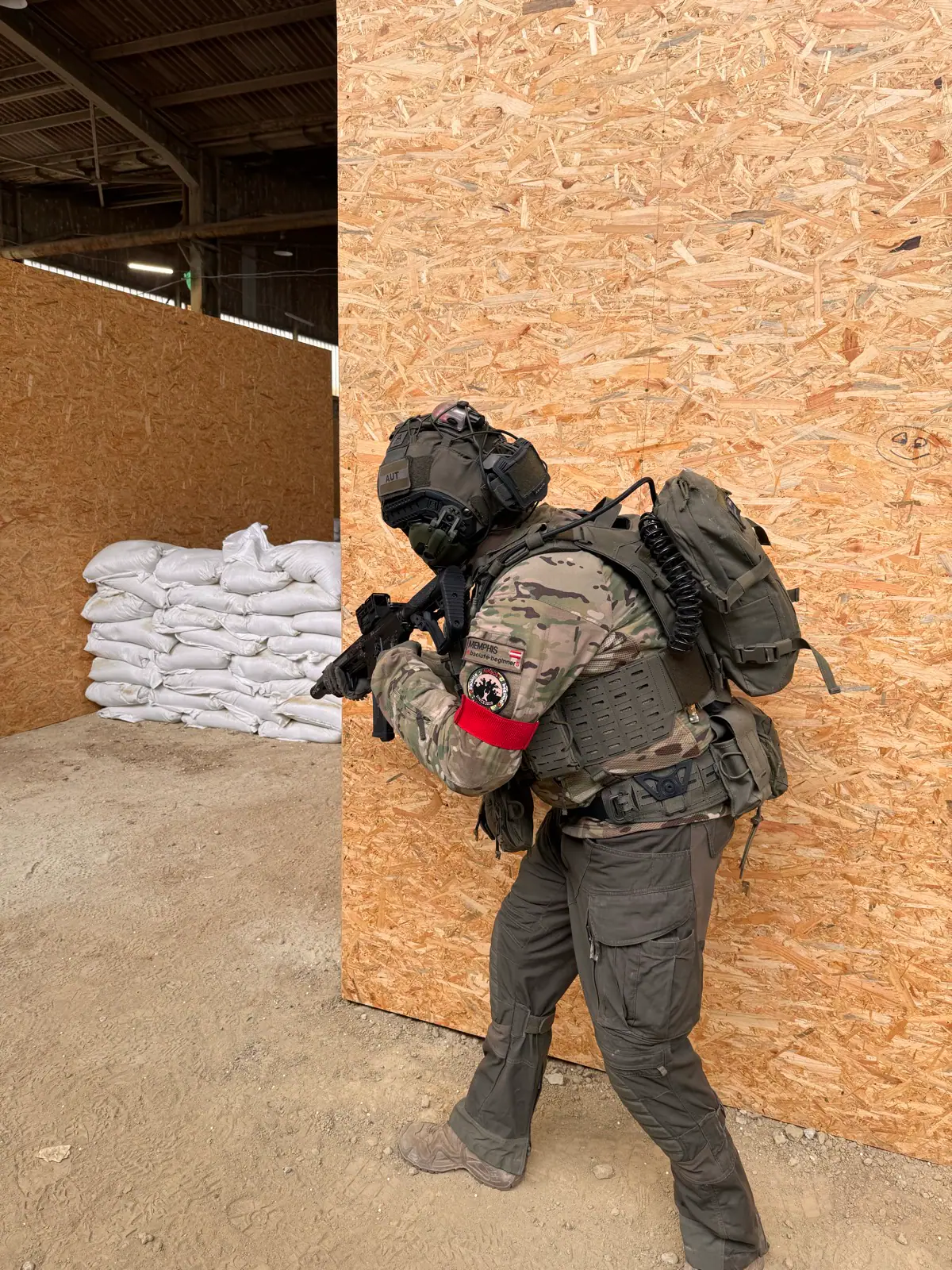 Beltéri CQB-játék a West Gate pályán