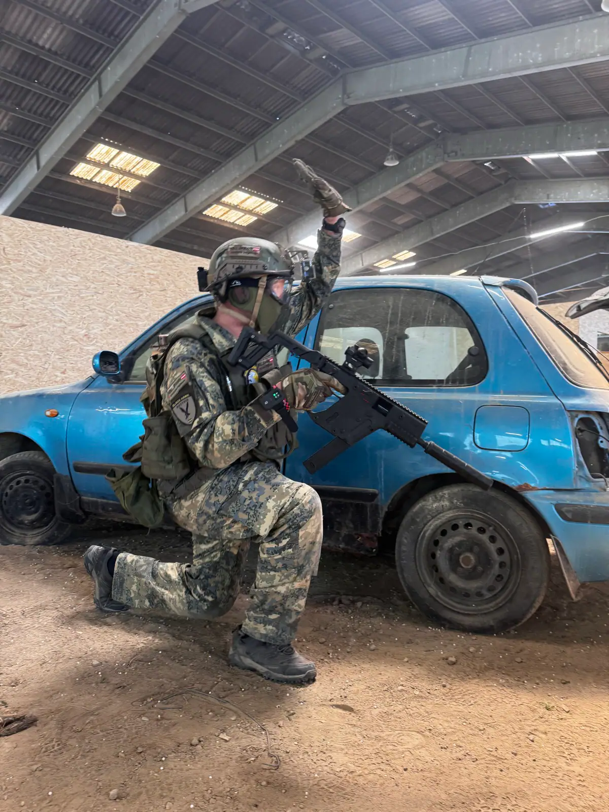 Beltéri CQB-játék a West Gate pályán